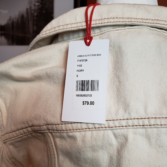 NWT  BDG cropped denim jacket - Picture 2 of 6